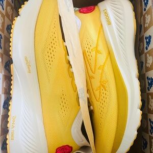 Brooks Run Disney Belle Glycerin 23 sz 8.5